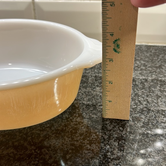 Vintage Fire King Casserole Dish / Serving Bowl with Lid. 467 - Picture 15 of 17